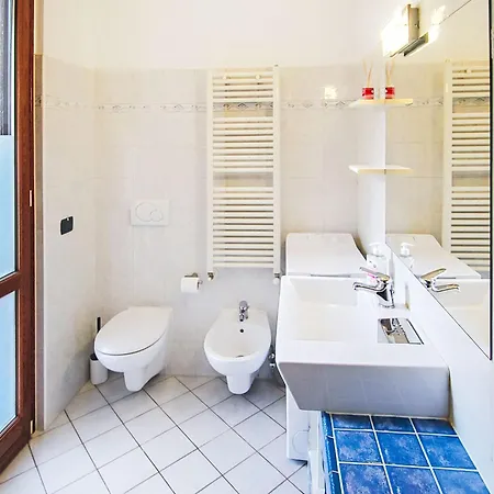 Dolce By Interhome לואינו